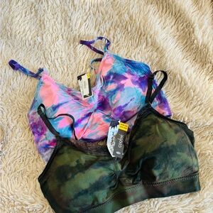 🌹NWT• 2 COOBIE BRAS•OS•Tye dye and Camouflage Bralette🌹